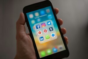 Mehr über den Artikel erfahren Die 5 größten Social Media Fehler von Unternehmern – und wie du sie vermeidest